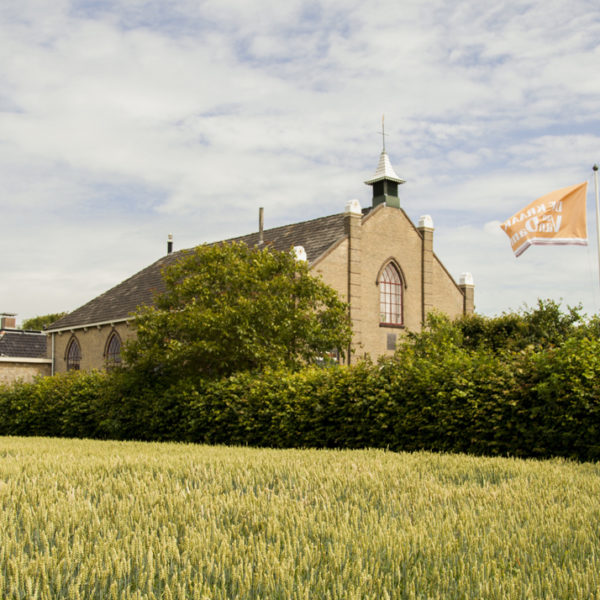 De kraak van van Dam omringd door natuur
