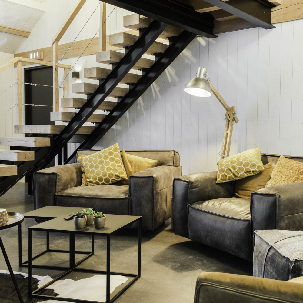 Comfortabele fauteuils in de loft