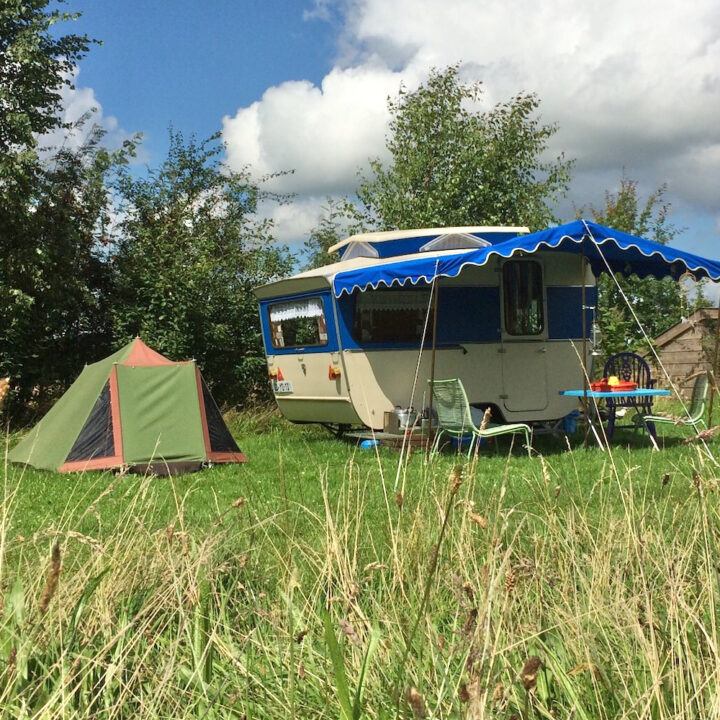 Retrocaravan op de camping