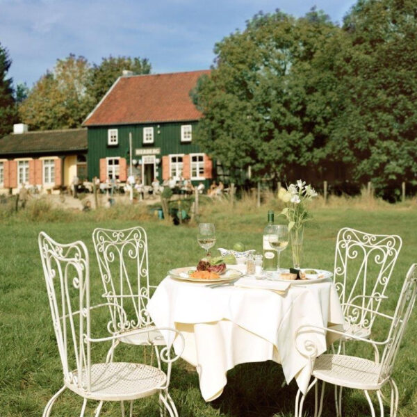 Heerlijk op zomerse dagen op het terras bij De Smidse