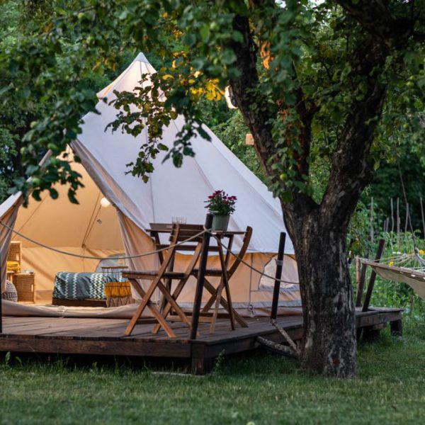 Bell tent met hangmat
