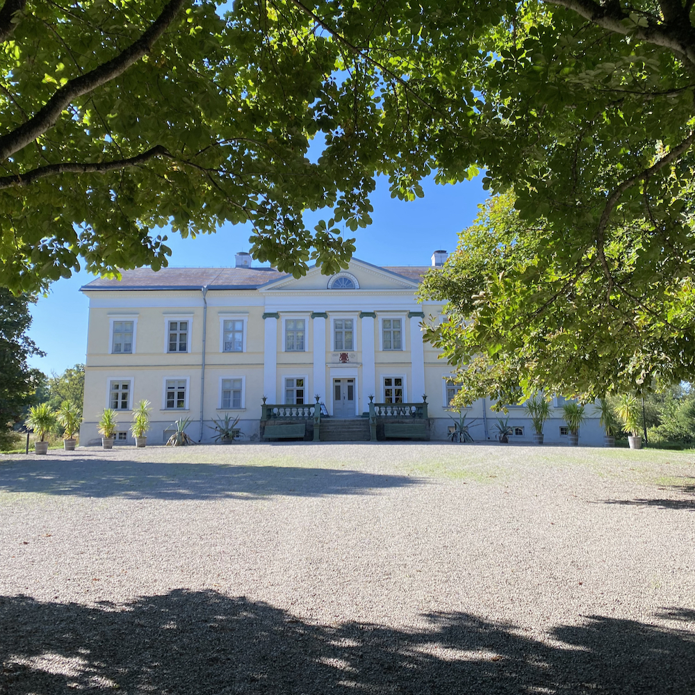 Wandelen langs kasteel Huseby Bu