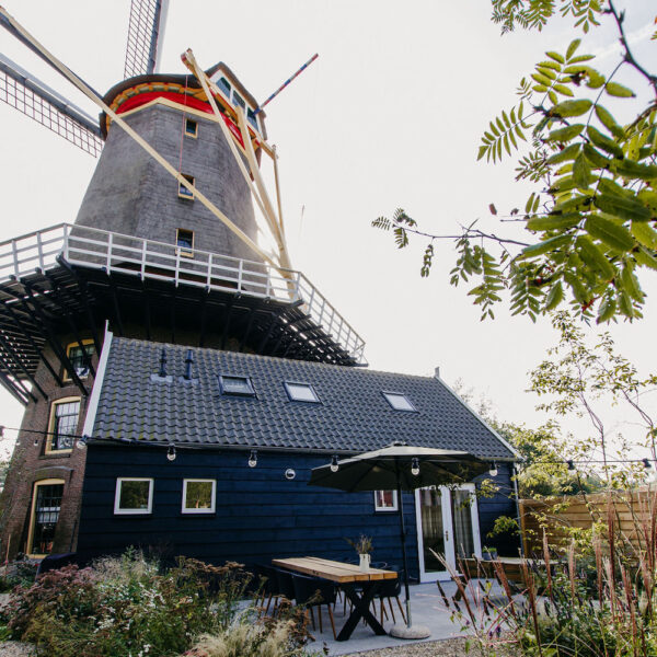 Houten vakantiehuis bij de molen